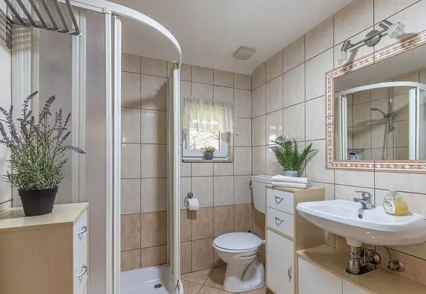 Family Ev, Birden Çok Yatak, Bahçeli (Forge Of Happiness)