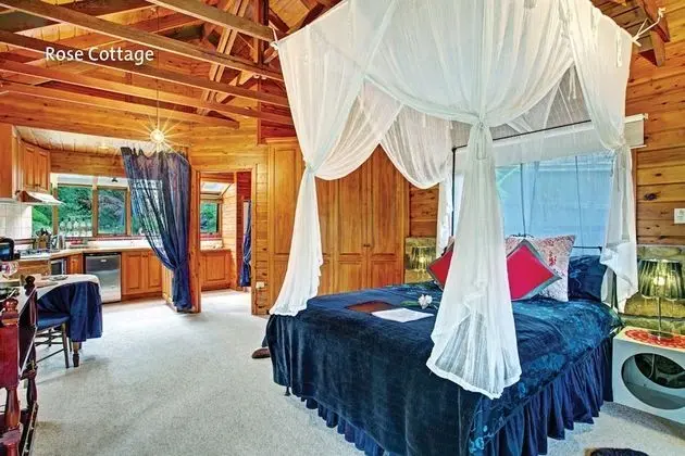 Romantic Kır Evi, 1 Büyük (Queen) Boy Yatak, Şömine