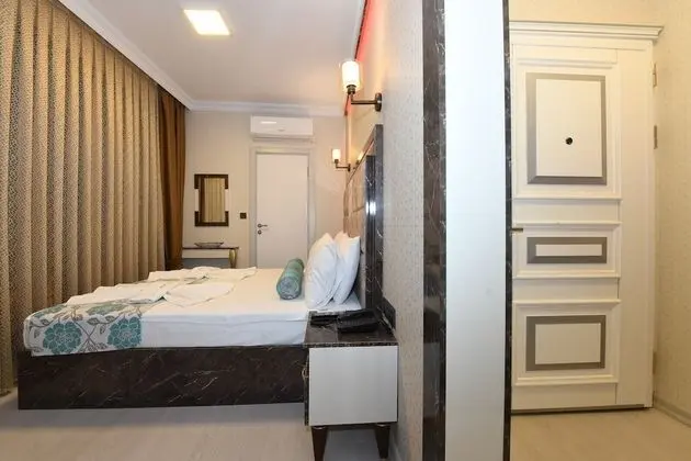 Deluxe Tek Büyük Yataklı Oda, 1 Çift Kişilik Yatak, Sigara İçilebilir