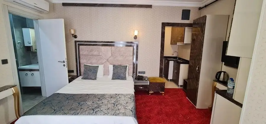 Deluxe Tek Büyük Yataklı Oda, 1 Çift Kişilik Yatak, Sigara İçilebilir