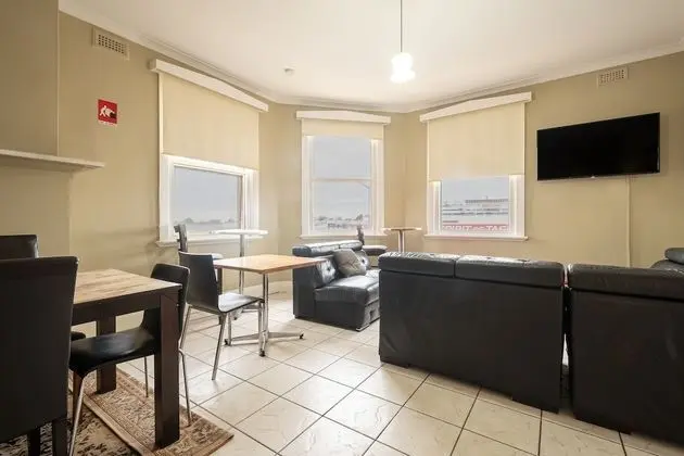 Standard Ortak Ranzalı Oda, Sadece kadınlar için, Ortak Banyo (2 share female dormitory)