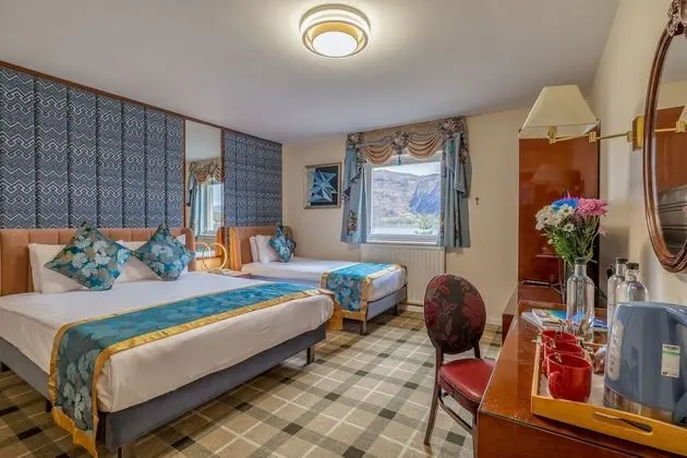 Deluxe Family Room (Loch View)