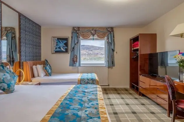 Deluxe Family Room (Loch View)