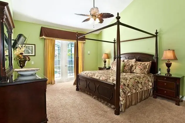 Ev (7 Bedroom, 6 Bathroom - 7900)