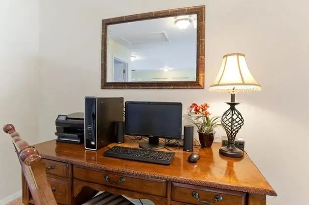 Ev (7 Bedroom, 6 Bathroom - 7900)