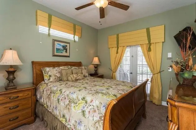 Ev (7 Bedroom, 6 Bathroom - 7900)