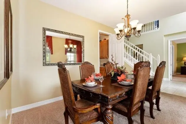 Ev (7 Bedroom, 6 Bathroom - 7900)