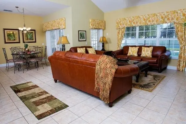 Ev (7 Bedroom, 6 Bathroom - 7900)