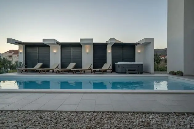 Deluxe Villa