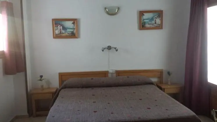 Üç Kişilik Oda, 3 Tek Kişilik Yatak