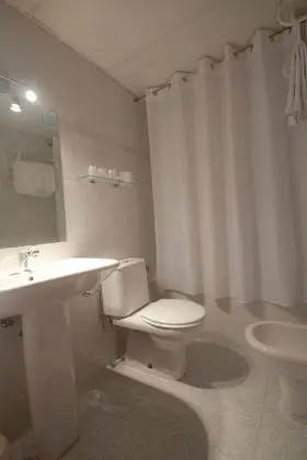 Tek Büyük Yataklı Oda (+ extra bed)