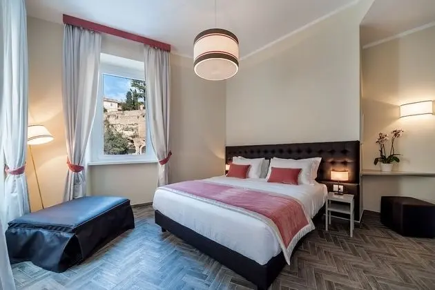 Honeymoon Tek Büyük Yataklı Oda, Şömine, Şehir Manzaralı