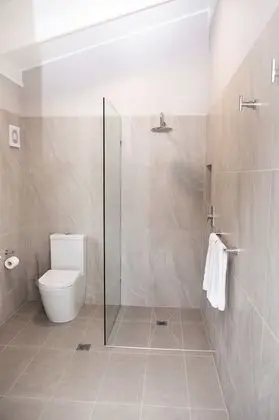 Standard Oda, 1 En Büyük (King) Boy Yatak, Üzüm Asması Manzaralı
