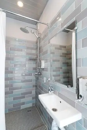 Standard Oda, Ortak Banyo, Şehir Manzaralı (Sky)