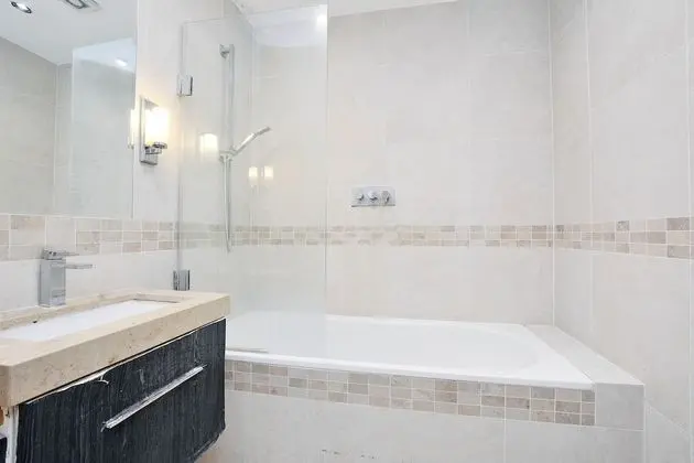 Basic Apart Daire, 1 Büyük (Queen) Boy Yatak, Sigara İçilmez, Şehir Manzaralı