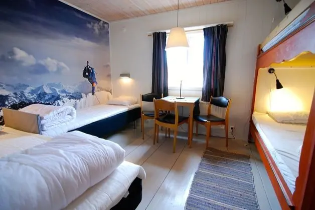 Basic Dört Kişilik Oda, Ortak Banyo