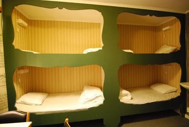 Basic Dört Kişilik Oda, Ortak Banyo