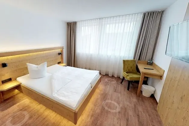 Comfort Tek Büyük Yataklı Oda