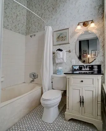 Luxury Oda (Room #1)