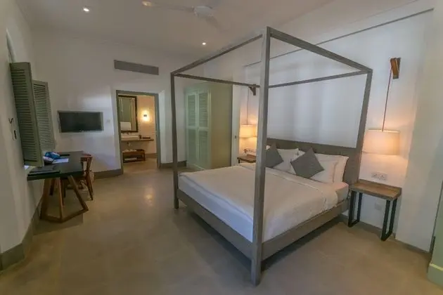 Deluxe Tek Büyük Yataklı Oda, Avlu Manzaralı