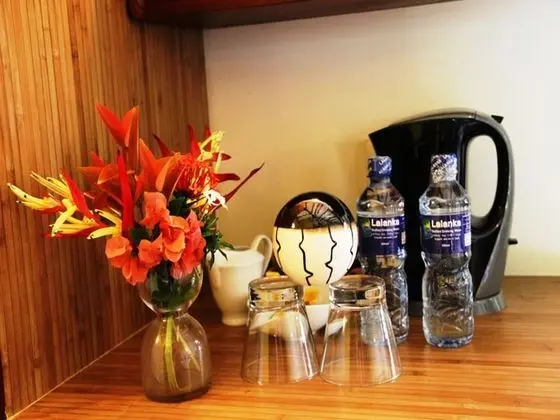 Deluxe Üç Kişilik Oda, Birden Çok Yatak, Bahçe Manzaralı