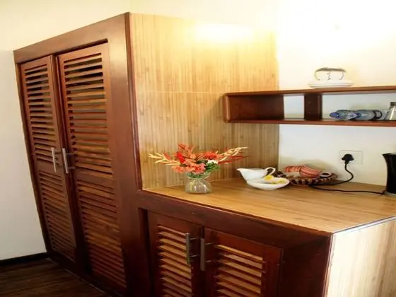 Deluxe Üç Kişilik Oda, Birden Çok Yatak, Bahçe Manzaralı
