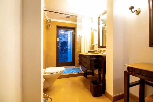 Varsha Suite -Premium Rain Shower Room