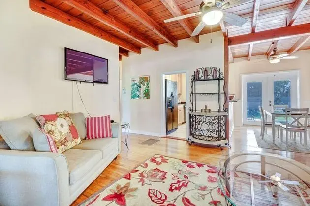 Ev (7831 Estero Blvd)