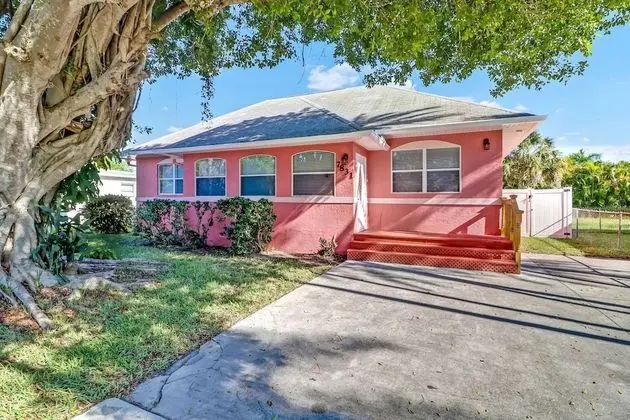 Ev (7831 Estero Blvd)