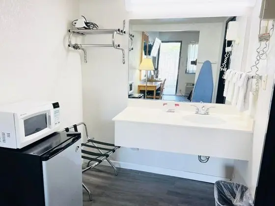 Basic Oda, 1 Büyük (Queen) Boy Yatak, Sigara İçilmez