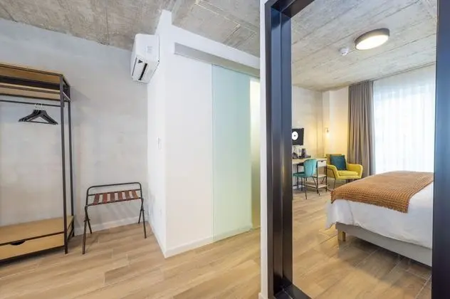 Comfort Tek Büyük Yataklı Oda