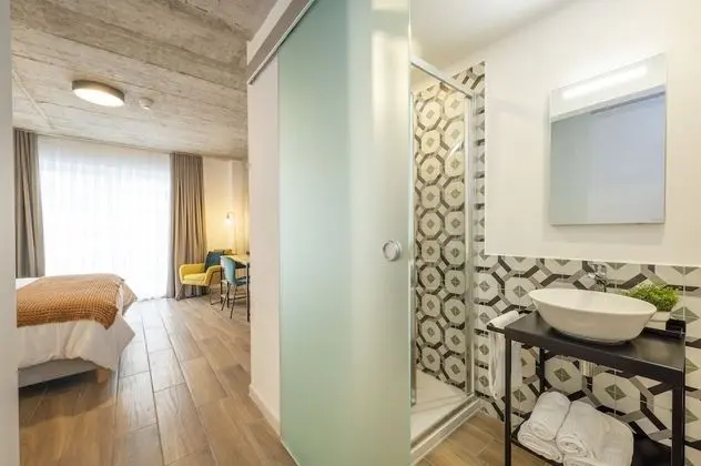 Comfort Tek Büyük Yataklı Oda