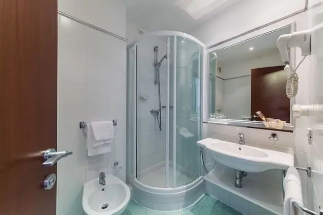 Superior Tek Büyük veya İki Ayrı Yataklı Oda