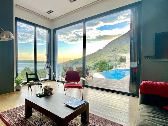 Villa, 4 Yatak Odası, Şömine