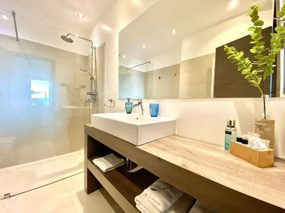 Villa, 4 Yatak Odası, Şömine