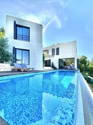 Villa, 4 Yatak Odası, Şömine