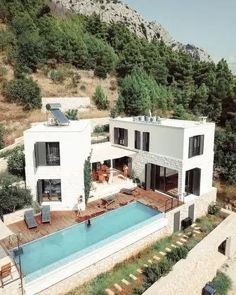Villa, 4 Yatak Odası, Şömine