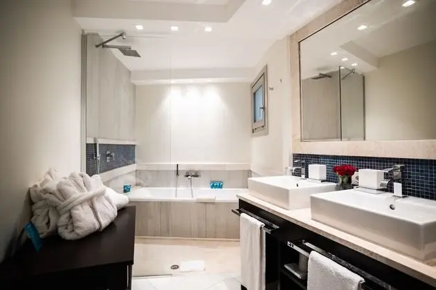 Luxury Tek Büyük veya İki Ayrı Yataklı Oda, Bahçe Manzaralı