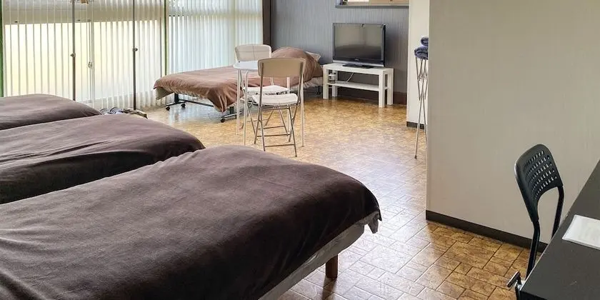 Basic Üç Kişilik Oda, Sigara İçilmez (1-4 people / Tenor)