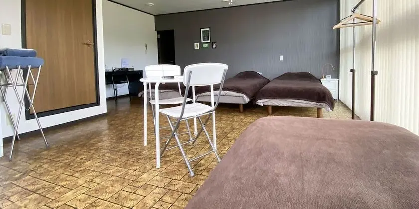 Basic Üç Kişilik Oda, Sigara İçilmez (1-4 people / Tenor)