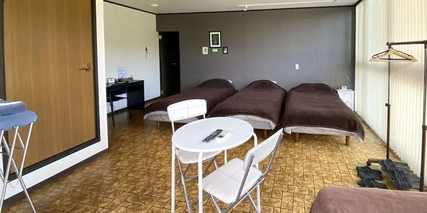 Basic Üç Kişilik Oda, Sigara İçilmez (1-4 people / Tenor)