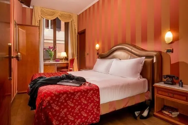 Tek Büyük Yataklı Oda