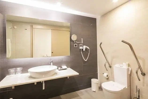 Premium Tek Büyük Yataklı Oda