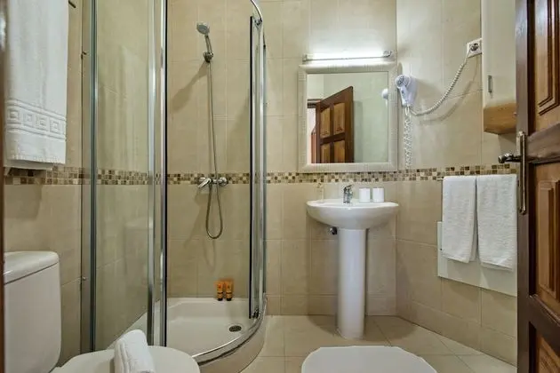 Deluxe Villa, Denize Bakan