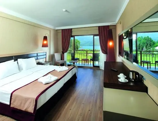 Deluxe Oda, Sigara İçilmez, Bahçe Manzaralı