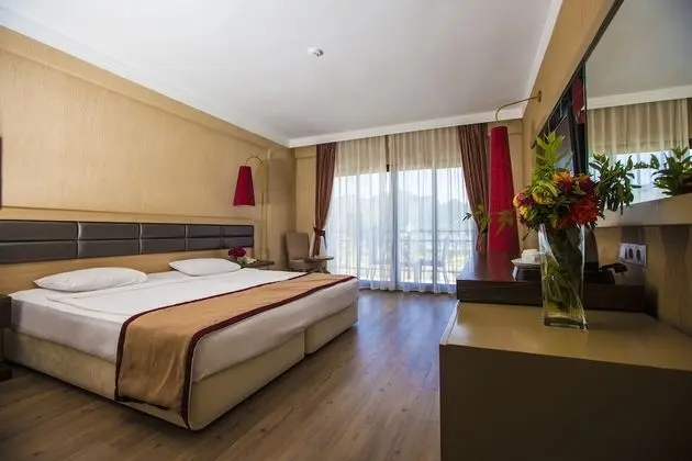 Deluxe Oda, Sigara İçilmez, Bahçe Manzaralı
