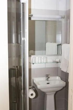 Basic Tek Büyük Yataklı Oda