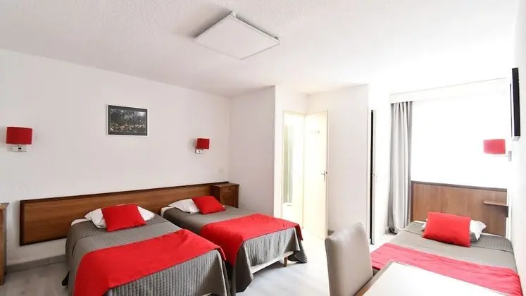 Basic Üç Kişilik Oda