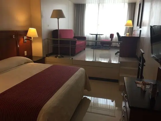 Junior Süit, 1 En Büyük (King) Boy Yatak ve Çekyat
