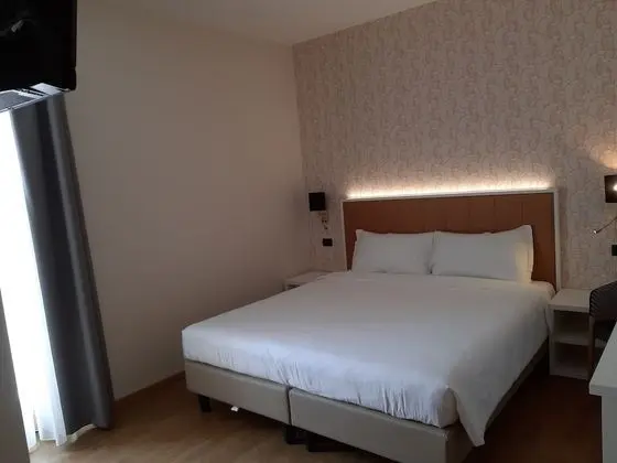 Comfort Tek Büyük veya İki Ayrı Yataklı Oda